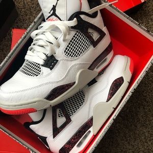 Air Jordan 4 Retro